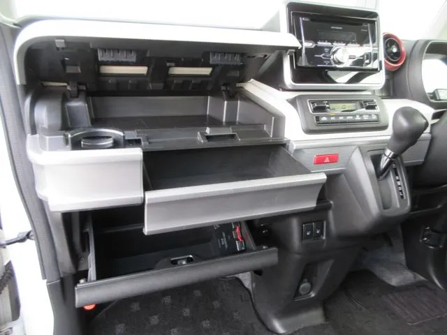 スペーシア 4WD(スズキ)の車両写真