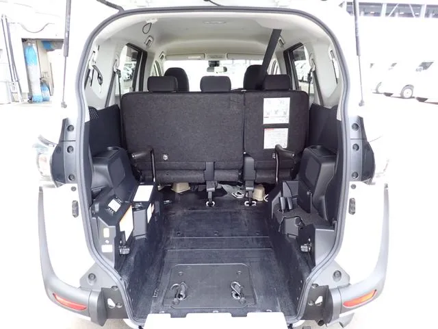 シエンタ（トヨタ）の車両写真