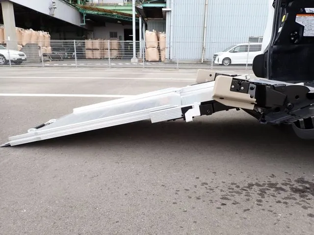 シエンタ（トヨタ）の車両写真