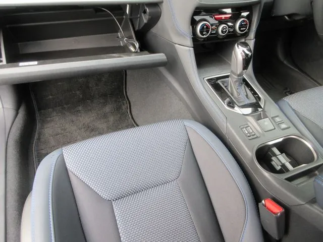 SUBARU XV ハイブリッド(スバル)の車両写真