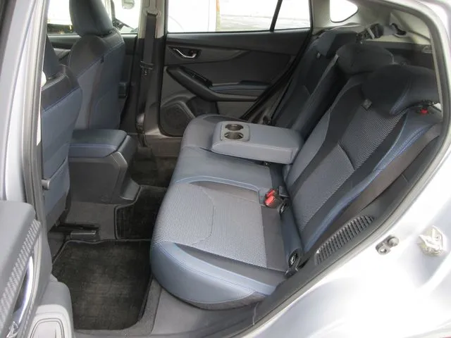 SUBARU XV ハイブリッド(スバル)の車両写真