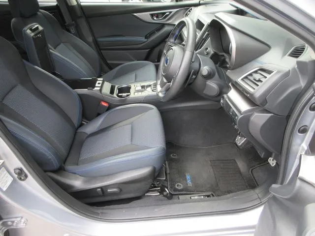 SUBARU XV ハイブリッド(スバル)の車両写真