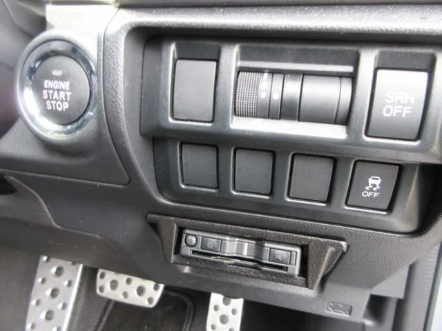 SUBARU XV ハイブリッド(スバル)の車両写真