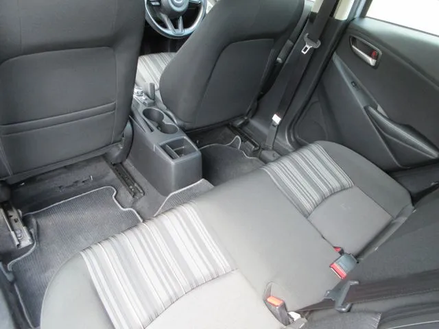 ＭＡＺＤＡ２（マツダ）の車両写真