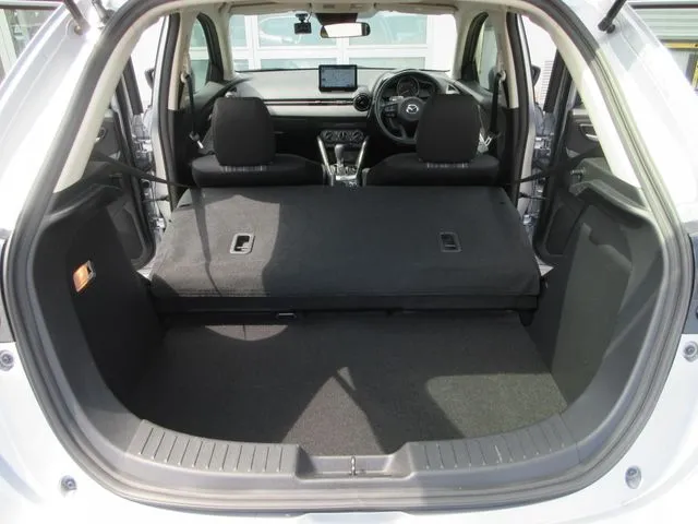 ＭＡＺＤＡ２（マツダ）の車両写真