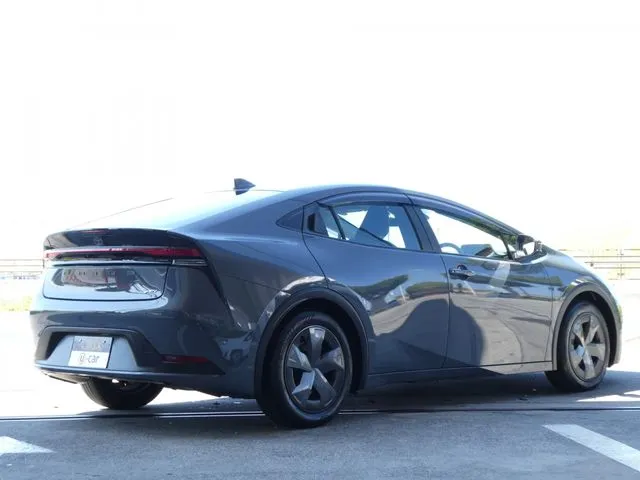 トヨタ プリウス