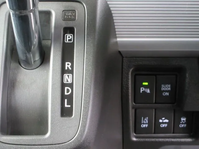 スペーシア 4WD(スズキ)の車両写真