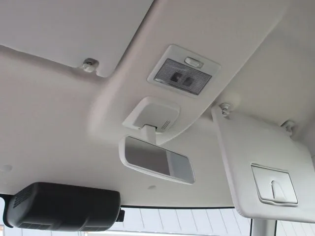 スペーシア 4WD(スズキ)の車両写真