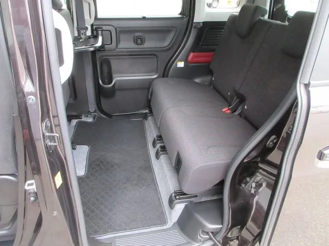 スペーシア 4WD(スズキ)の車両写真