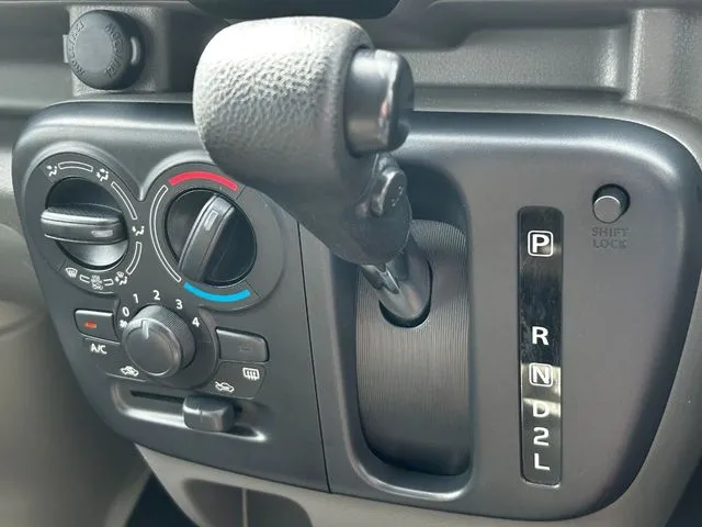 エブリイバン（スズキ）の車両写真