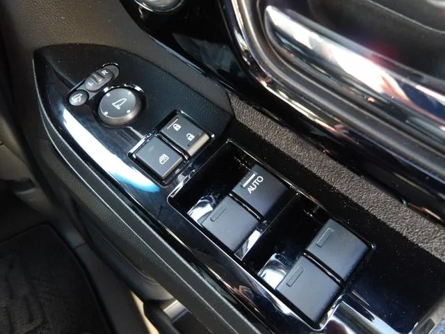 Ｎ　ＢＯＸ　カスタム（ホンダ）の車両写真