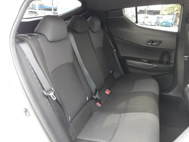 Ｃ－ＨＲ（トヨタ）の車両写真