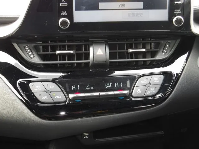 Ｃ－ＨＲ（トヨタ）の車両写真