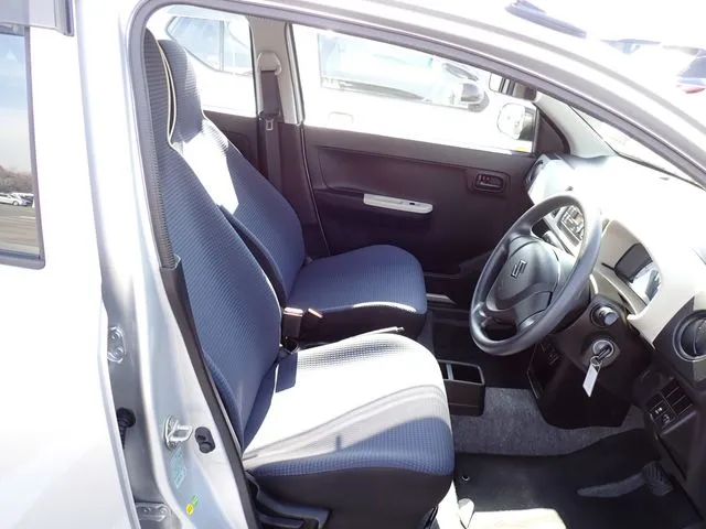 アルト 4WD(スズキ)の車両写真