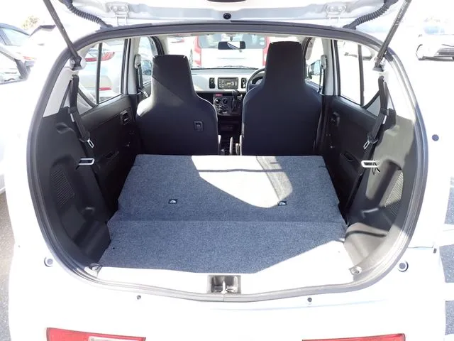 アルト 4WD(スズキ)の車両写真