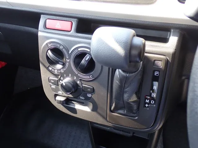 アルト 4WD(スズキ)の車両写真