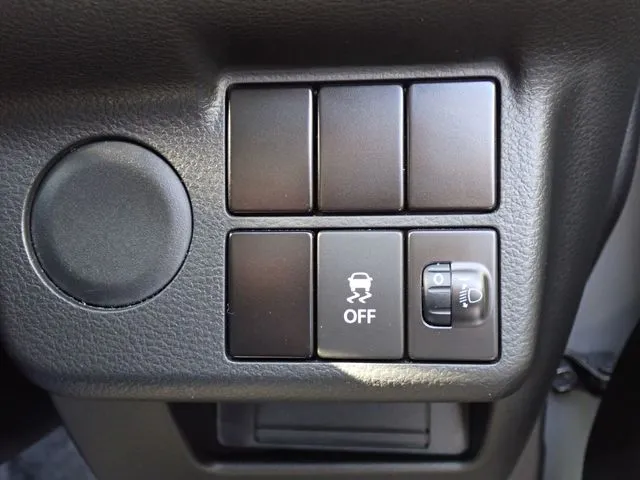 アルト 4WD(スズキ)の車両写真