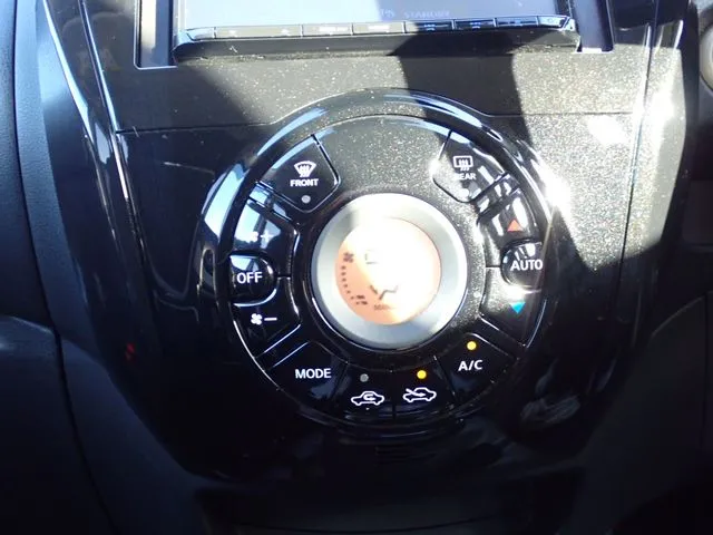 ノート(ニッサン)の車両写真