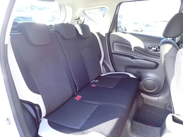 ノート(ニッサン)の車両写真