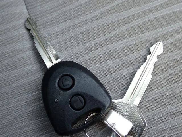 ミラ　イース（ダイハツ）の車両写真