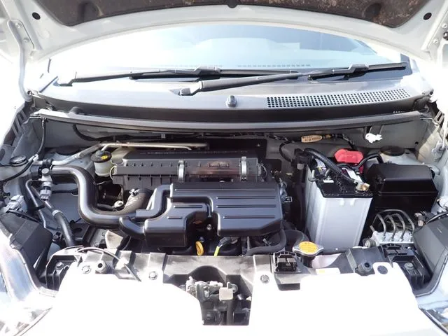 ミラ　イース（ダイハツ）の車両写真