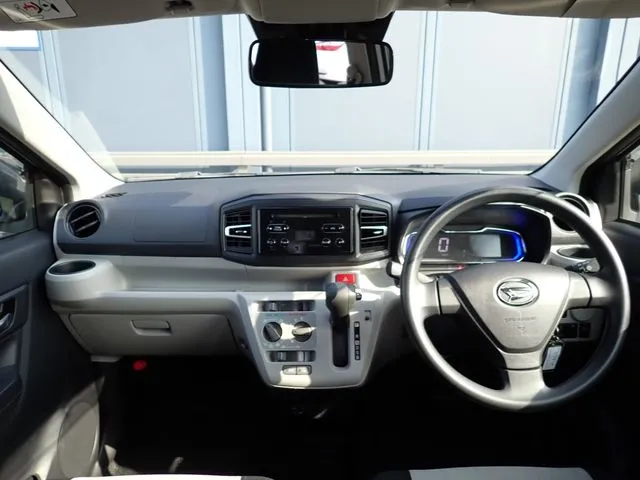 ミラ　イース（ダイハツ）の車両写真