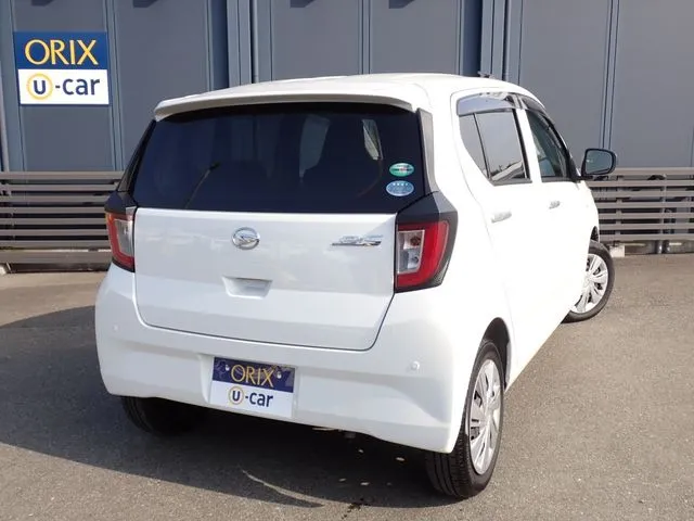 ミラ　イース（ダイハツ）の車両写真