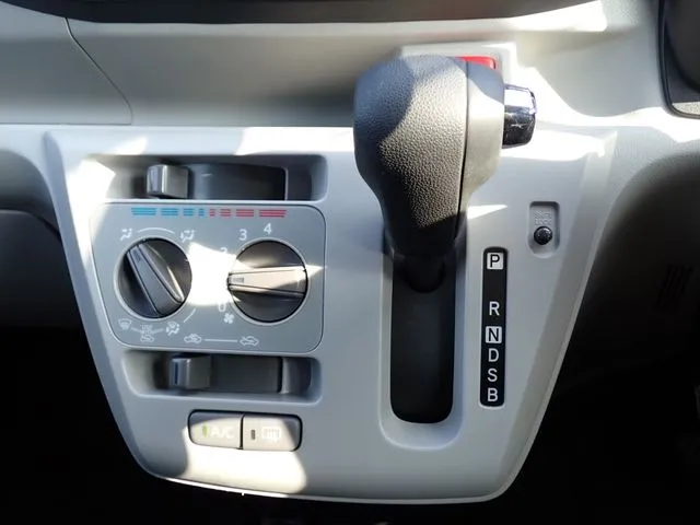 ミラ　イース（ダイハツ）の車両写真