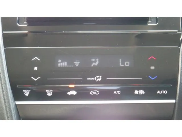 シャトル　ハイブリッド（ホンダ）の車両写真