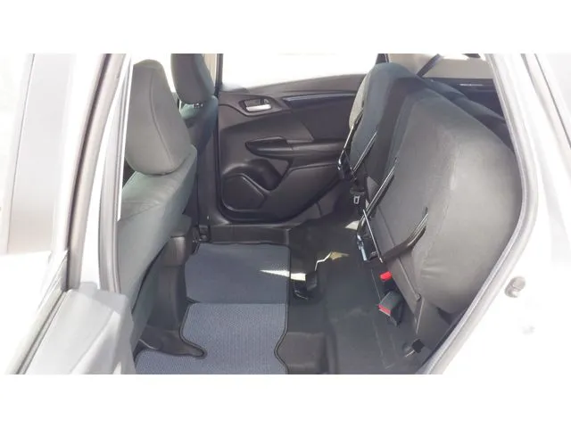 シャトル　ハイブリッド（ホンダ）の車両写真