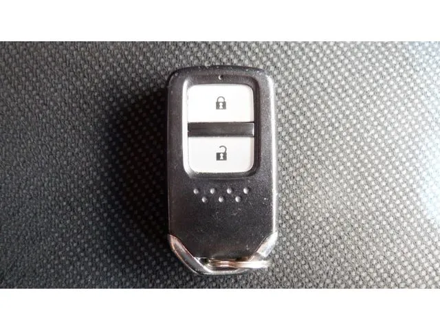 シャトル　ハイブリッド（ホンダ）の車両写真