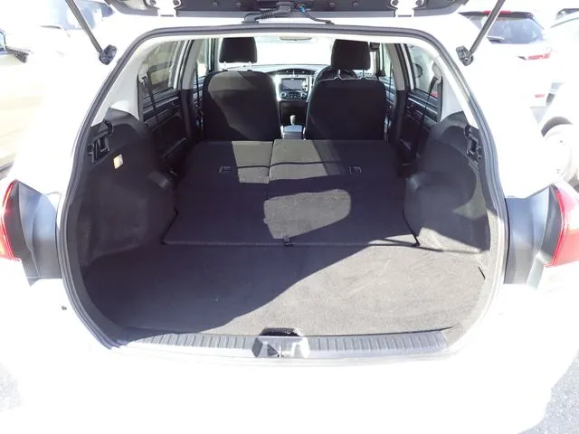 カローラフィールダー ハイブリッド(トヨタ)の車両写真