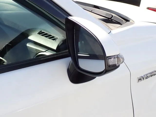 カローラフィールダー ハイブリッド(トヨタ)の車両写真