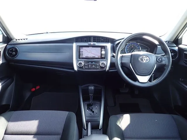 カローラフィールダー ハイブリッド(トヨタ)の車両写真