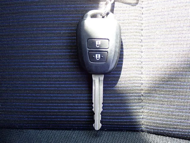 カローラフィールダー ハイブリッド(トヨタ)の車両写真