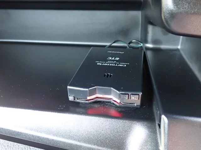 カローラフィールダー ハイブリッド(トヨタ)の車両写真