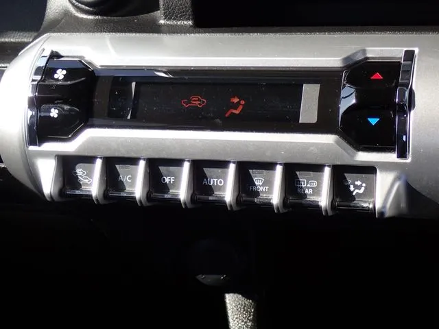 クロスビー(スズキ)の車両写真