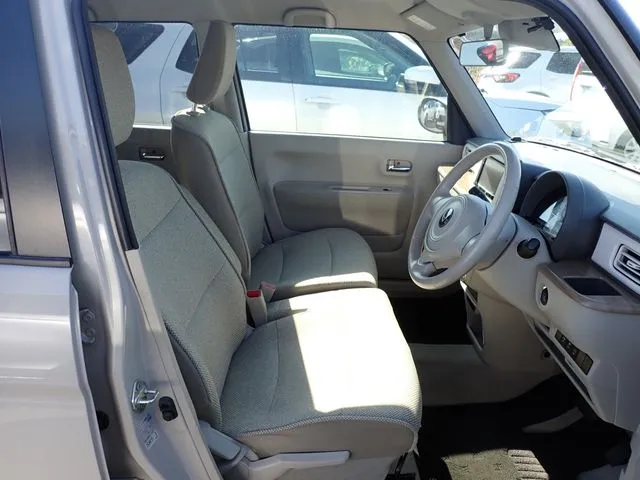 アルト　ラパン（スズキ）の車両写真