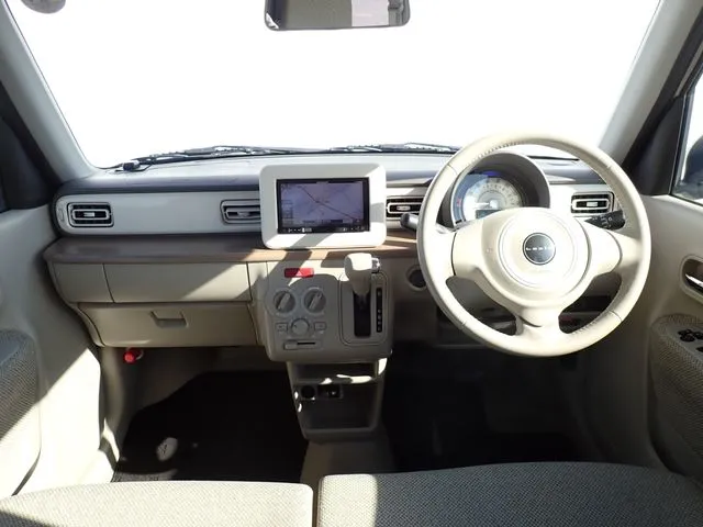 アルト　ラパン（スズキ）の車両写真