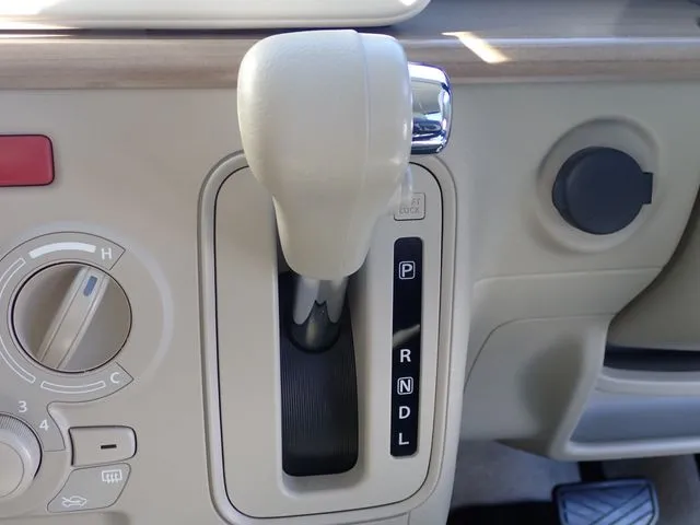 アルト　ラパン（スズキ）の車両写真