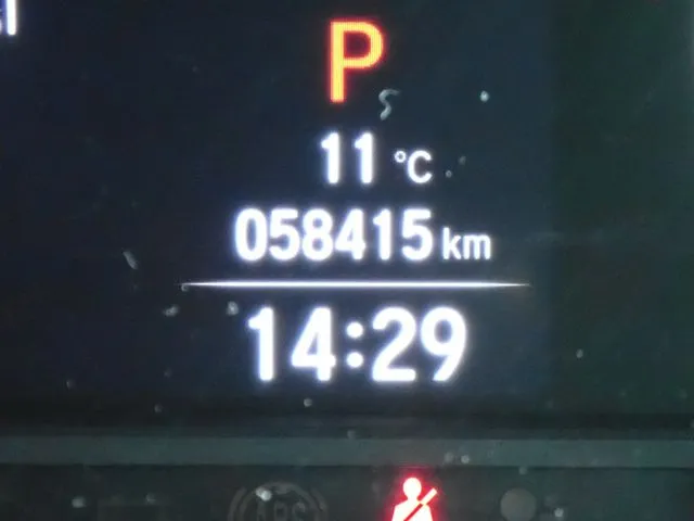 インサイト　セダン（ホンダ）の車両写真