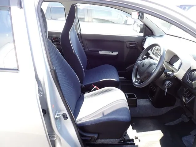 アルト　４ＷＤ（スズキ）の車両写真