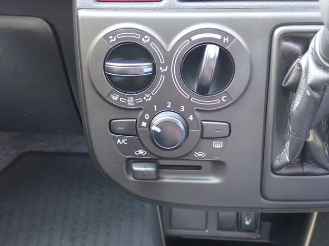 アルト　４ＷＤ（スズキ）の車両写真