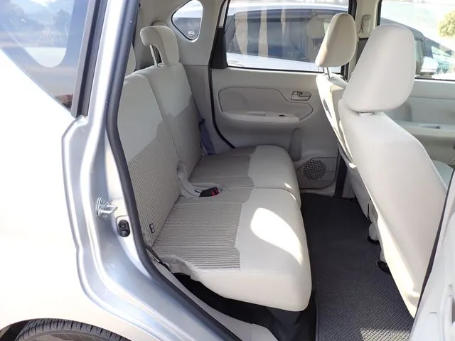 ムーヴ(ダイハツ)の車両写真