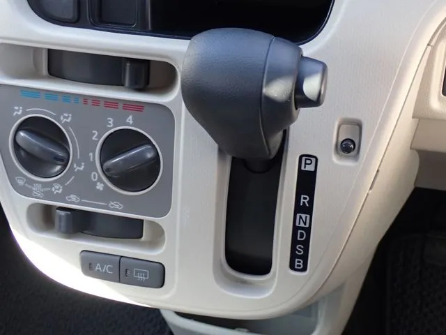 ムーヴ(ダイハツ)の車両写真