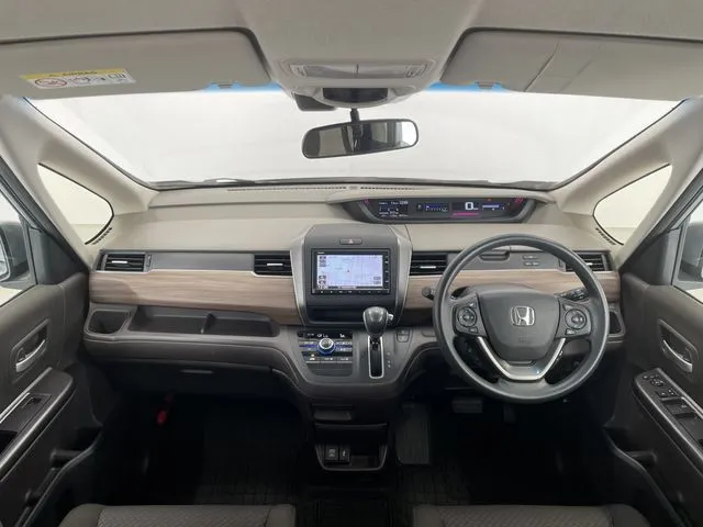 フリード(ホンダ)の車両写真