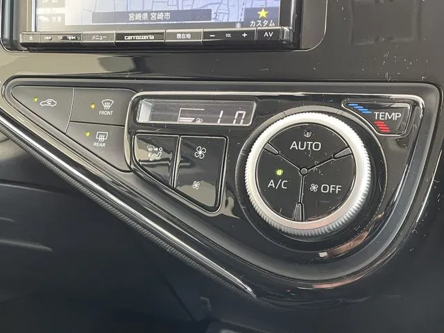 アクア（トヨタ）の車両写真