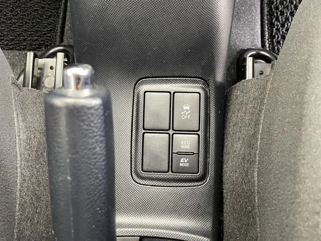 アクア（トヨタ）の車両写真