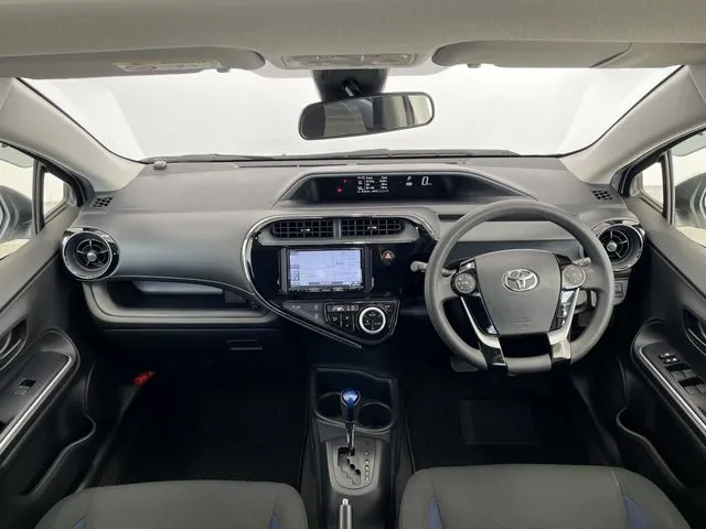 アクア（トヨタ）の車両写真