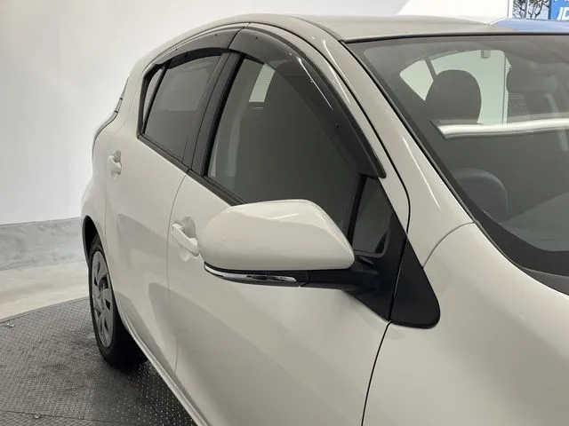 アクア（トヨタ）の車両写真